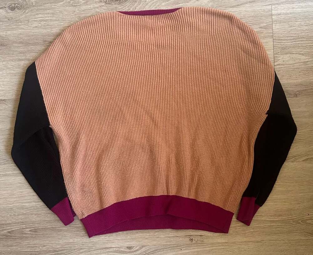 Express Women's Ribbed Knit Colorblock Crewneck Sweater - Picture 3 of 3